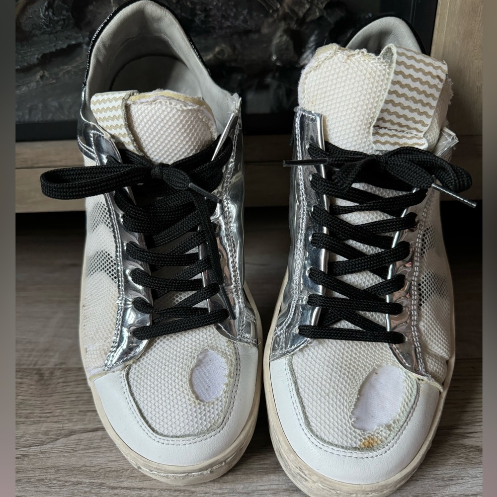 Italian Women’s Sneaker - white with black and silver